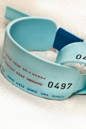 newborn-and-mum-hospital-bracelets-2022-03-04-01-42-53-utc-1024x681