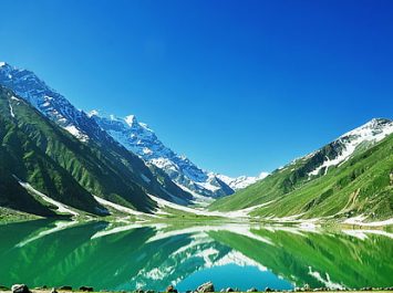 the-sky-mountains-lake-lake-saif-ul-malook-wallpaper-thumb